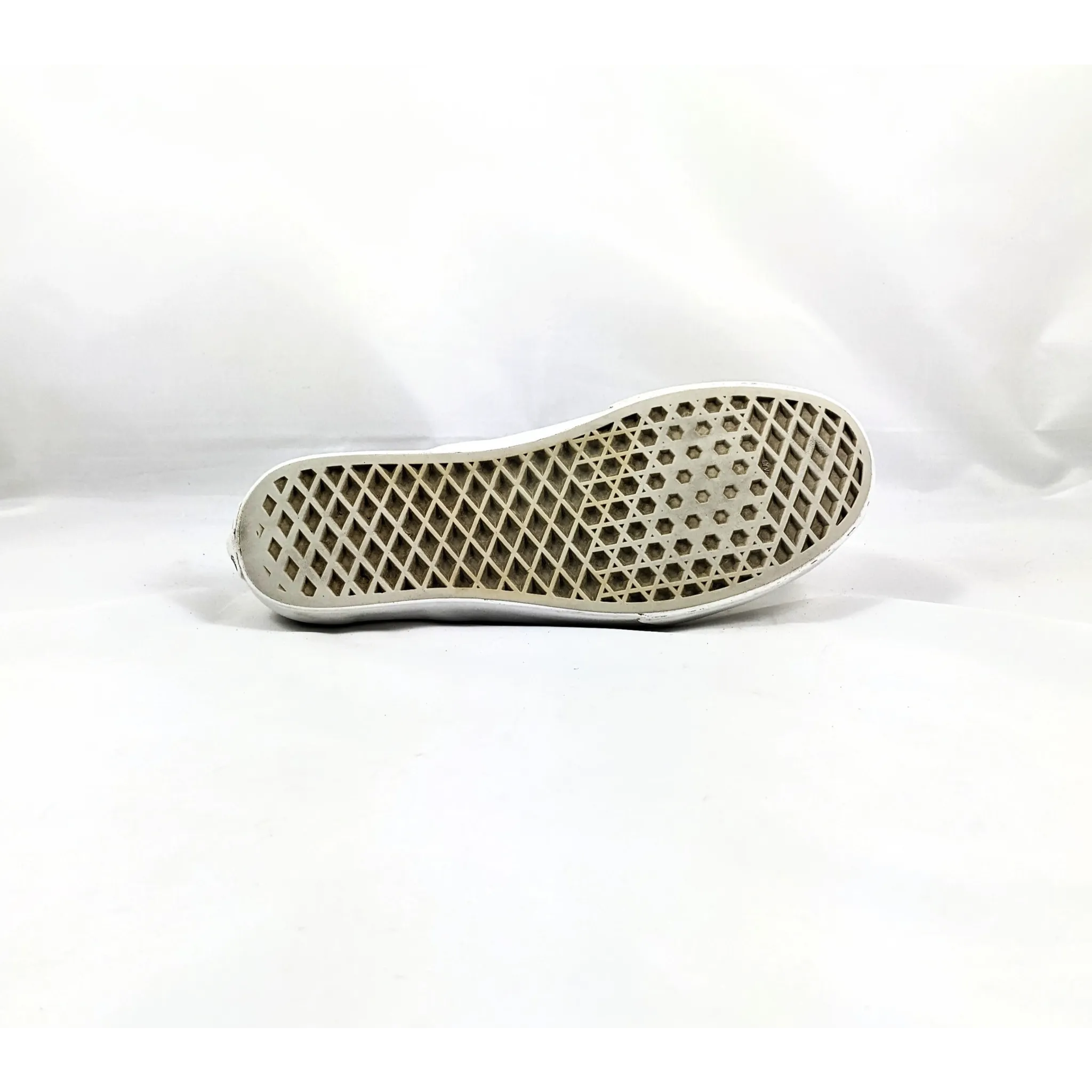 عربات بيضاء SlipOns