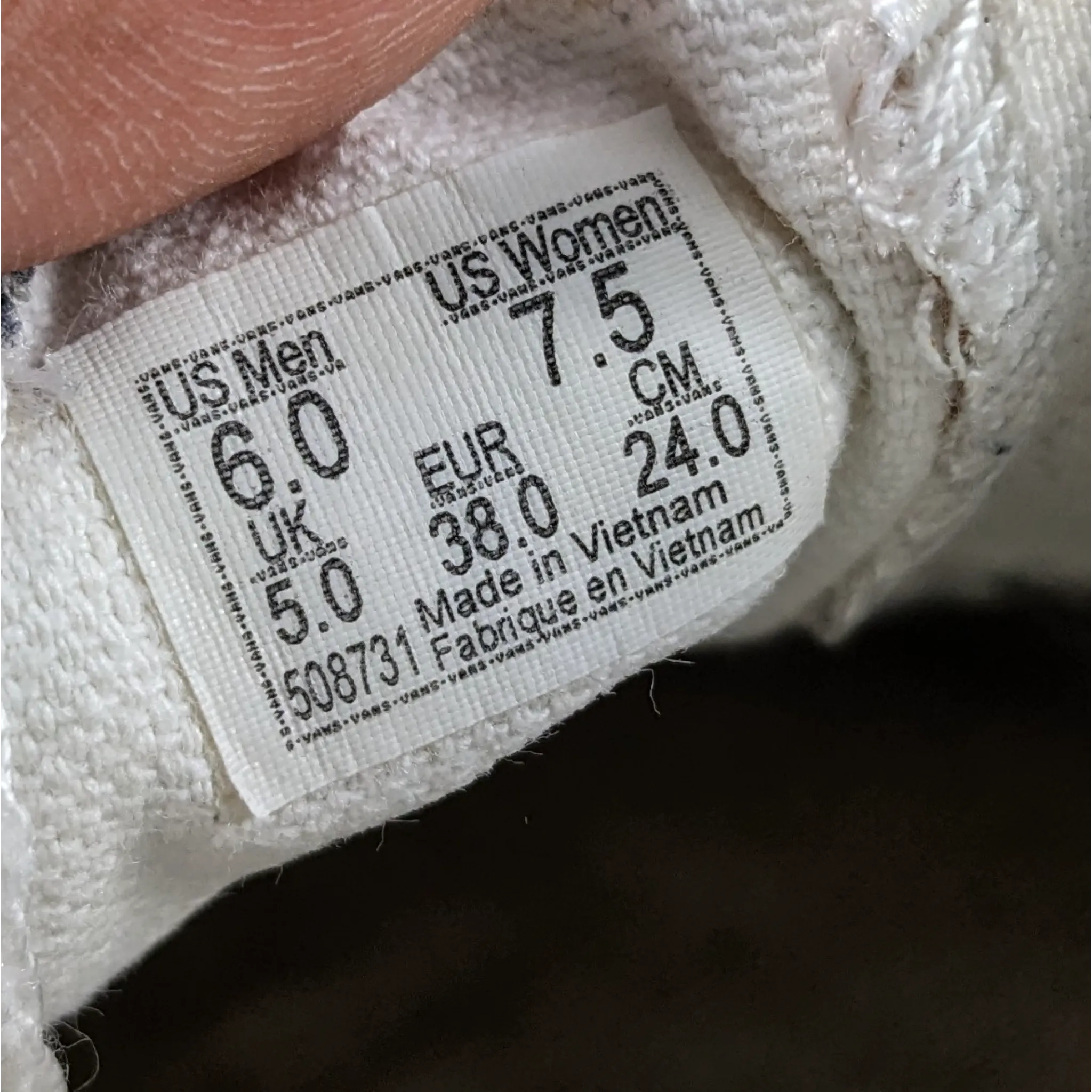 عربات بيضاء SlipOns